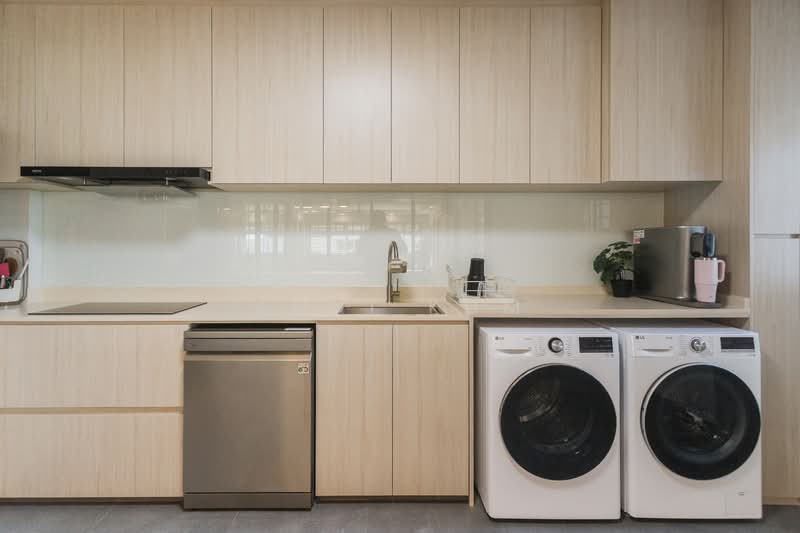 496D Tampines Avenue 9 HDB Flat For Sale at S$ 948,888 | PropertyGuru Singapore - Kitchen