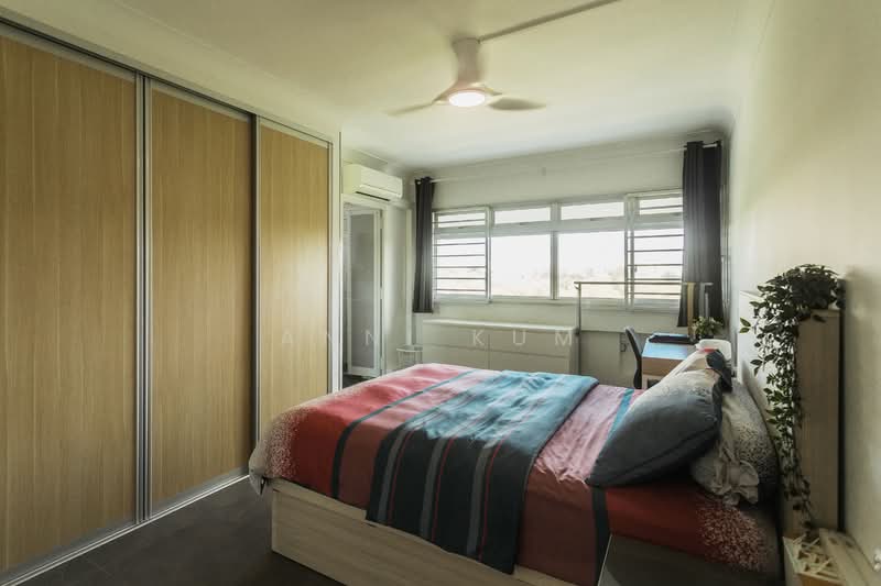 496D Tampines Avenue 9 HDB Flat For Sale at S$ 948,888 | PropertyGuru Singapore - Bedroom