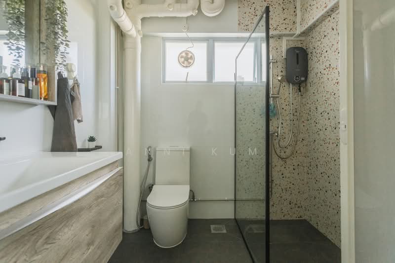 496D Tampines Avenue 9 HDB Flat For Sale at S$ 948,888 | PropertyGuru Singapore - Bathroom