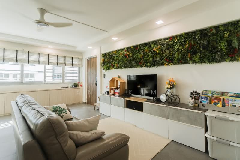 496D Tampines Avenue 9 HDB Flat For Sale at S$ 948,888 | PropertyGuru Singapore - Living Room