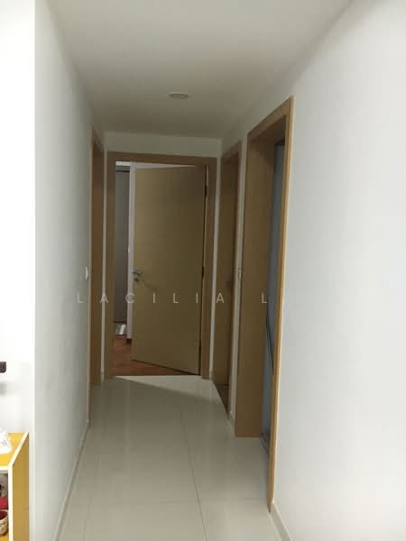 Eight Courtyards, 2 Canberra Drive, 2 Bedrooms, 753 sqft, Condominium For Rent, by Lacilia Lau, 500089587 - Corridor - PropertyGuru.com.sg