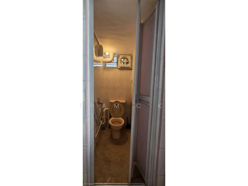 61 Marine Drive HDB Flat For Sale at S$ 710,000 | PropertyGuru Singapore - Bathroom