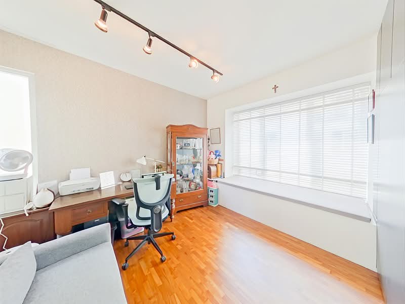 The Raintree Condominium For Sale at S$ 2,250,000 | PropertyGuru Singapore - Common bedroom