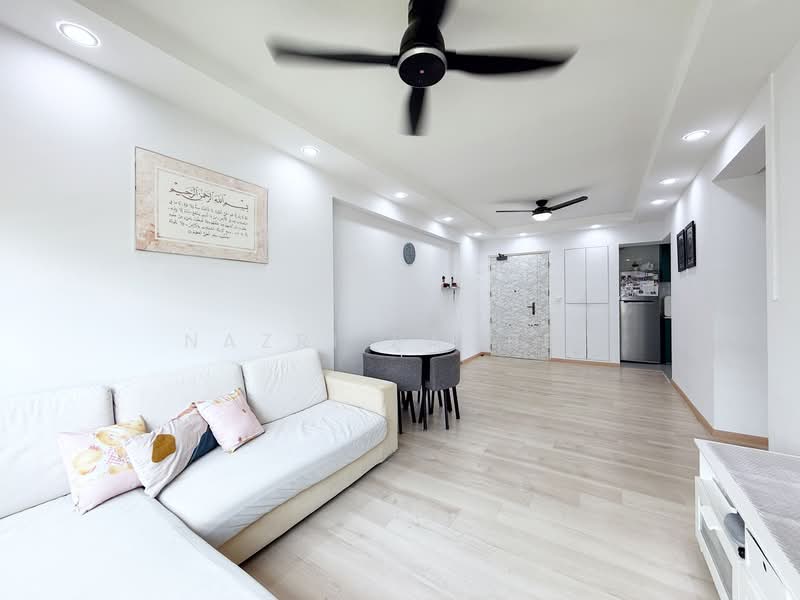 550A Segar Road HDB Flat For Sale at S$ 645,000 | PropertyGuru Singapore - Living Room