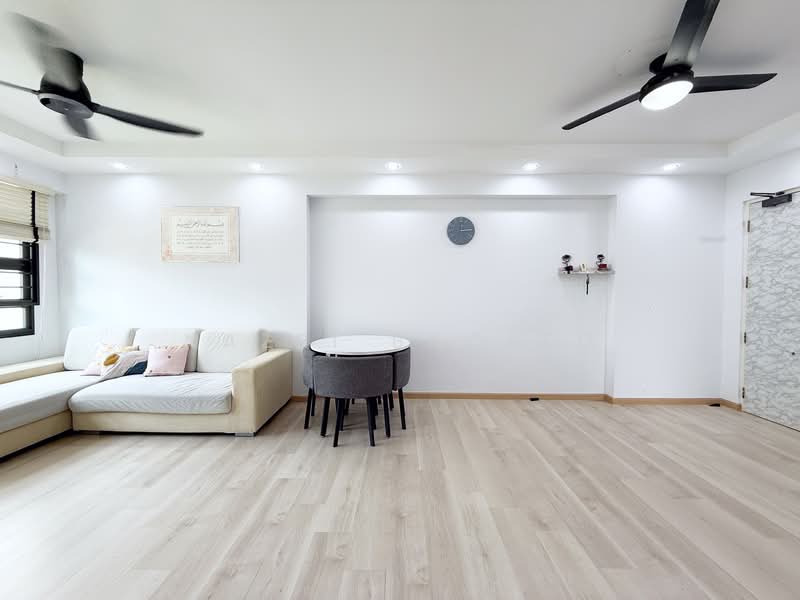 550A Segar Road HDB Flat For Sale at S$ 645,000 | PropertyGuru Singapore - Living Room
