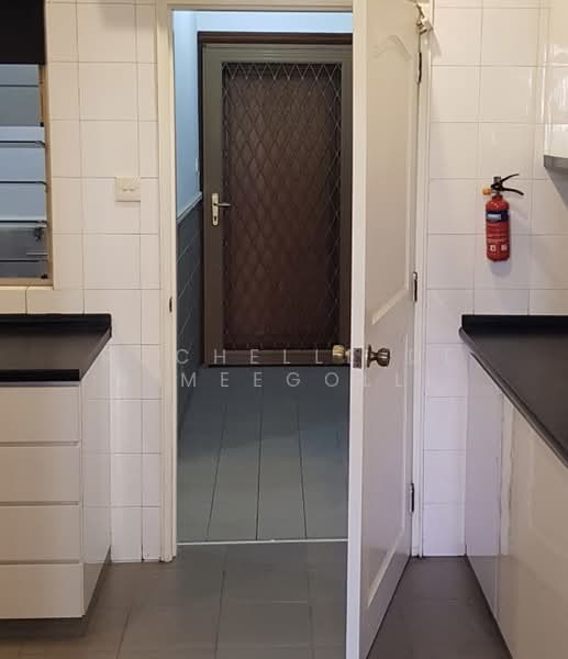 Leonie Condotel, 2 Leonie Hill Road, 4 Bedrooms, 2,722 sqft, Condominium For Rent, by Rochelle De S Meegolle, 500089623 - PropertyGuru.com.sg