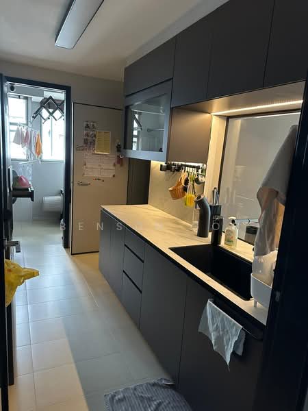 Prive Executive Condominium For Sale at S$ 2,050,000 | PropertyGuru Singapore - Kitchen