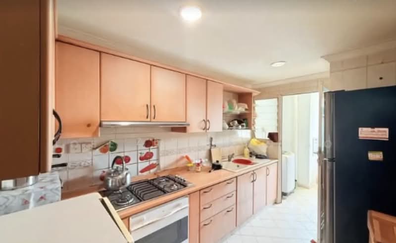 Hillbrooks Condominium For Sale at S$ 1,999,999 | PropertyGuru Singapore - Kitchen