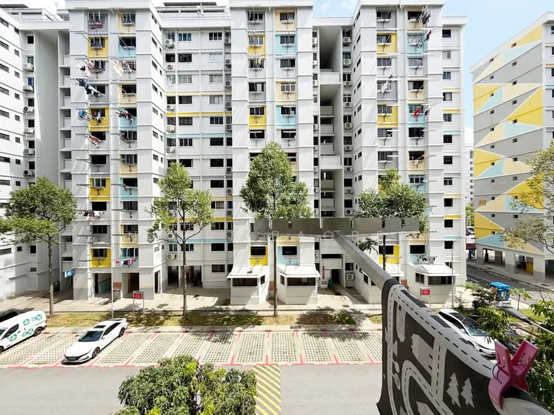 423 Bukit Batok West Avenue 2 HDB Flat For Sale at S$ 388,000 | PropertyGuru Singapore - Exterior