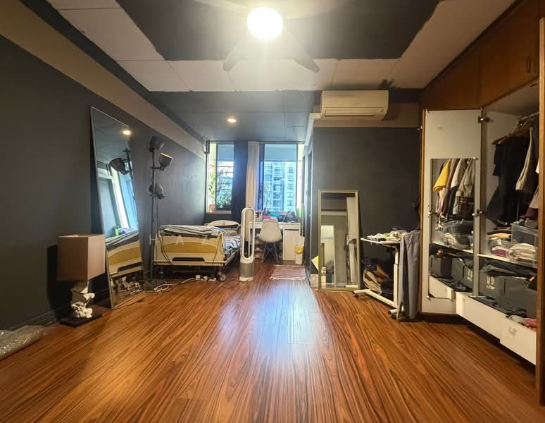 Mandalay Towers Condominium For Sale at S$ 4,180,000 | PropertyGuru Singapore - Bedroom