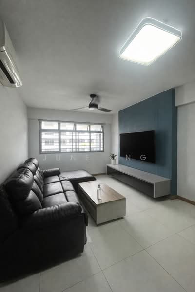 619A Tampines Street 61 HDB Flat For Sale at S$ 850,000 | PropertyGuru Singapore - Living Room