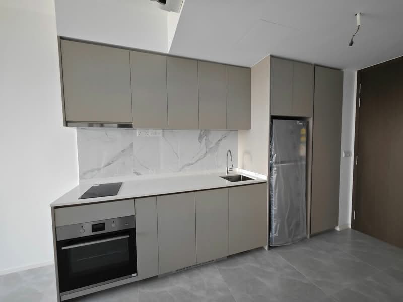 Clavon Condominium For Sale at S$ 1,150,000 | PropertyGuru Singapore - Kitchen
