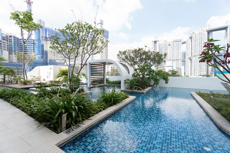 Spottiswoode Suites Condominium For Sale at S$ 1,048,000 | PropertyGuru Singapore - Pool