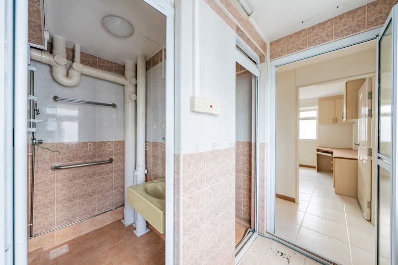 26 Bendemeer Road HDB Flat For Sale at S$ 515,000 | PropertyGuru Singapore - Bathroom