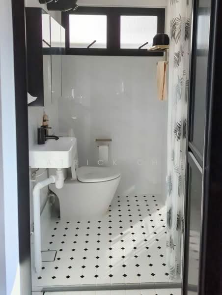 305 Ubi Avenue 1 HDB Flat For Sale at S$ 599,000 | PropertyGuru Singapore - Bathroom