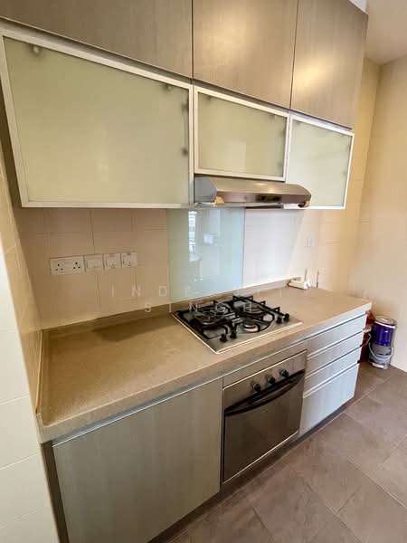 Grosvenor View, 1 Lengkong Empat, 2 Bedrooms, 883 sqft, Condominium For Rent, by Inderjit Singh, 500089696 - Kitchen - PropertyGuru.com.sg