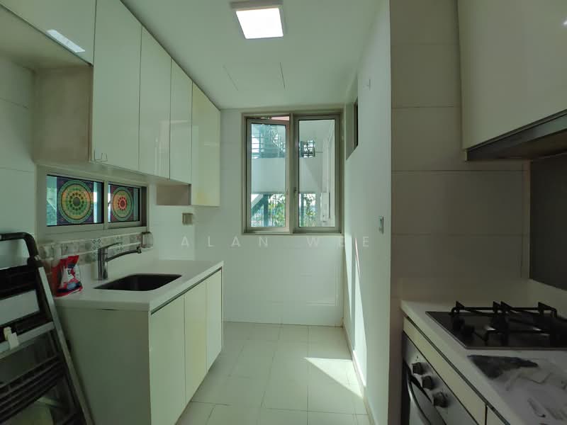 Tree House, 60 Chestnut Avenue, 2 Bedrooms, 861 sqft, Condominium For Rent, by Alan Wee, 500089712 - Kitchen - PropertyGuru.com.sg