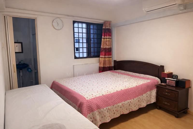 406 Hougang Avenue 10 HDB Flat For Sale at S$ 650,000 | PropertyGuru Singapore - Bedroom