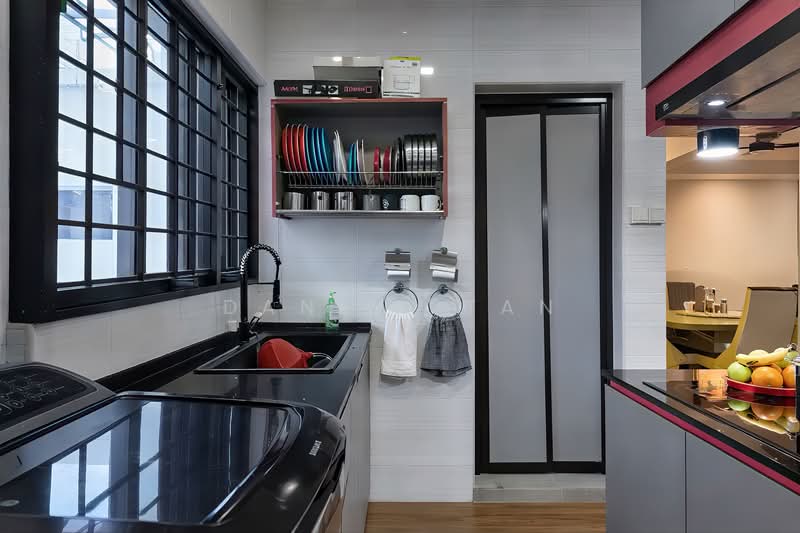 288 Tampines Street 22 HDB Flat For Sale at S$ 708,000 | PropertyGuru Singapore - Kitchen