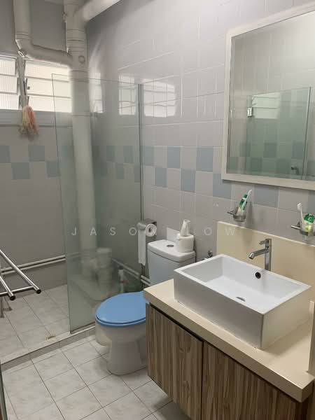 222 Bishan Street 23 HDB Flat For Sale at S$ 1,198,000 | PropertyGuru Singapore - Bathroom