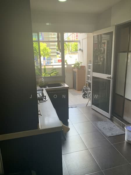 222 Bishan Street 23 HDB Flat For Sale at S$ 1,198,000 | PropertyGuru Singapore - Kitchen
