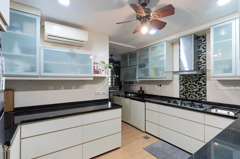 Astrid Meadows Condominium For Sale at S$ 6,198,000 | PropertyGuru Singapore - Kitchen