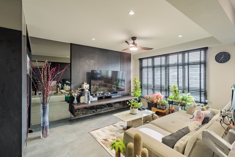 622B Tampines Avenue 12 HDB Flat For Sale at S$ 789,999 | PropertyGuru Singapore - Living Room