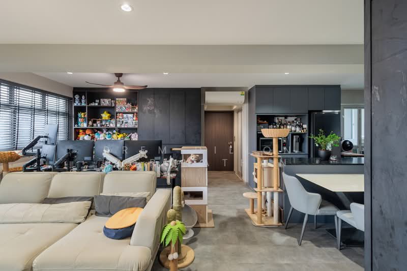 622B Tampines Avenue 12 HDB Flat For Sale at S$ 789,999 | PropertyGuru Singapore - Living Room