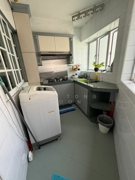 189C Rivervale Drive HDB Flat For Sale at S$ 850,000 | PropertyGuru Singapore - Kitchen