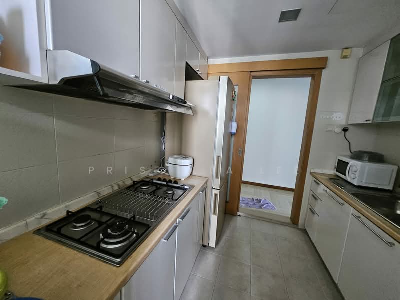 Hillview Regency, 26 Bukit Batok East Avenue 2, Room Rental, 150 sqft, Condominium For Rent, by Priscilla Lee, 500089749 - Kitchen - PropertyGuru.com.sg