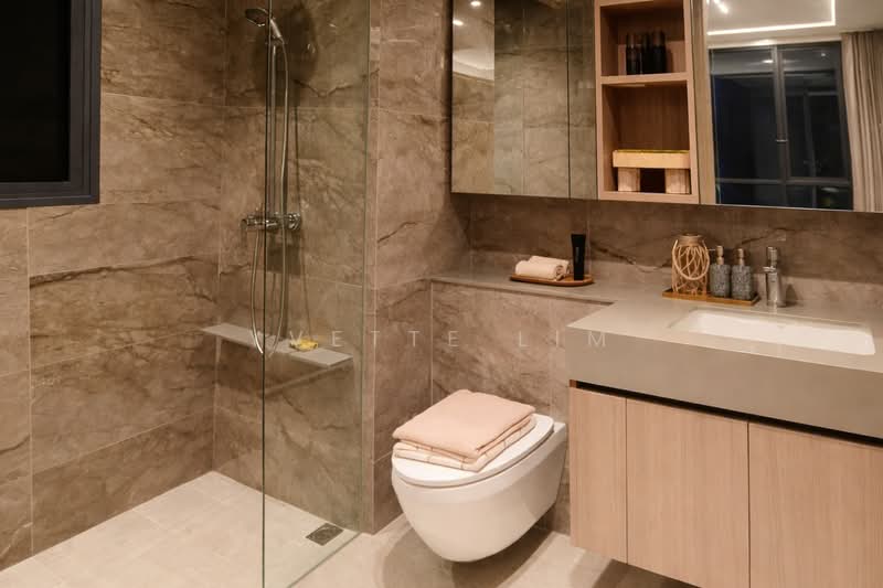 PARKTOWN Residence Condominium For Sale at S$ 2,500,000 | PropertyGuru Singapore - Bathroom