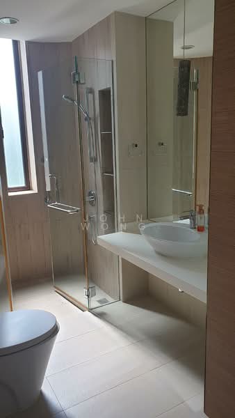 Horizon Towers Condominium For Sale at S$ 3,900,000 | PropertyGuru Singapore - Bathroom