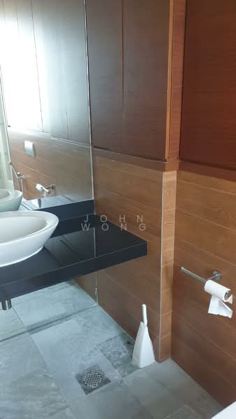 Horizon Towers Condominium For Sale at S$ 3,900,000 | PropertyGuru Singapore - Bathroom