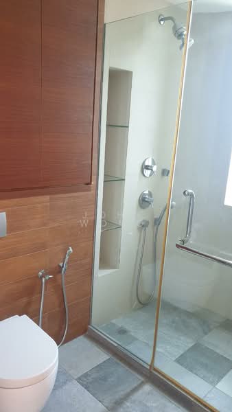 Horizon Towers Condominium For Sale at S$ 3,900,000 | PropertyGuru Singapore - Bathroom