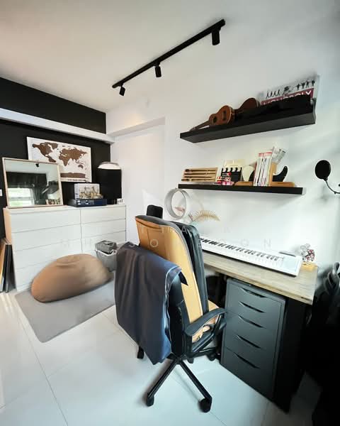 453B Bukit Batok West Avenue 6 HDB Flat For Sale at S$ 779,000 | PropertyGuru Singapore - Study