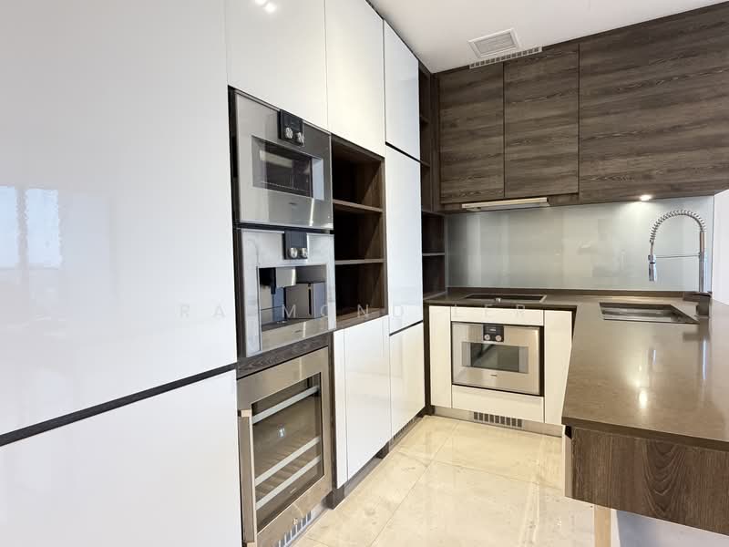 The Scotts Tower, 38 Scotts Road, 2 Bedrooms, 807 sqft, Condominium For Rent, by Raymond Ler, 500089765 - Kitchen - PropertyGuru.com.sg