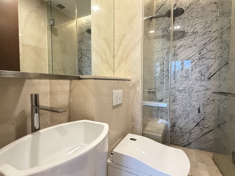 The Scotts Tower, 38 Scotts Road, 2 Bedrooms, 807 sqft, Condominium For Rent, by Raymond Ler, 500089765 - Bathroom - PropertyGuru.com.sg