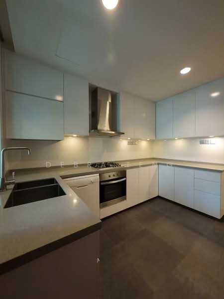 NassimVille, 11 Nassim Road, 3 Bedrooms, 1,520 sqft, Condominium For Rent, by Debra Teng, 500089782 - Kitchen - PropertyGuru.com.sg
