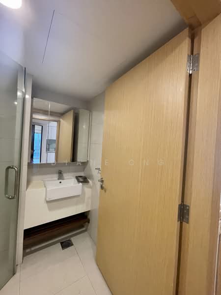 Eight Riversuites Condominium For Sale at S$ 1,420,000 | PropertyGuru Singapore - Bathroom