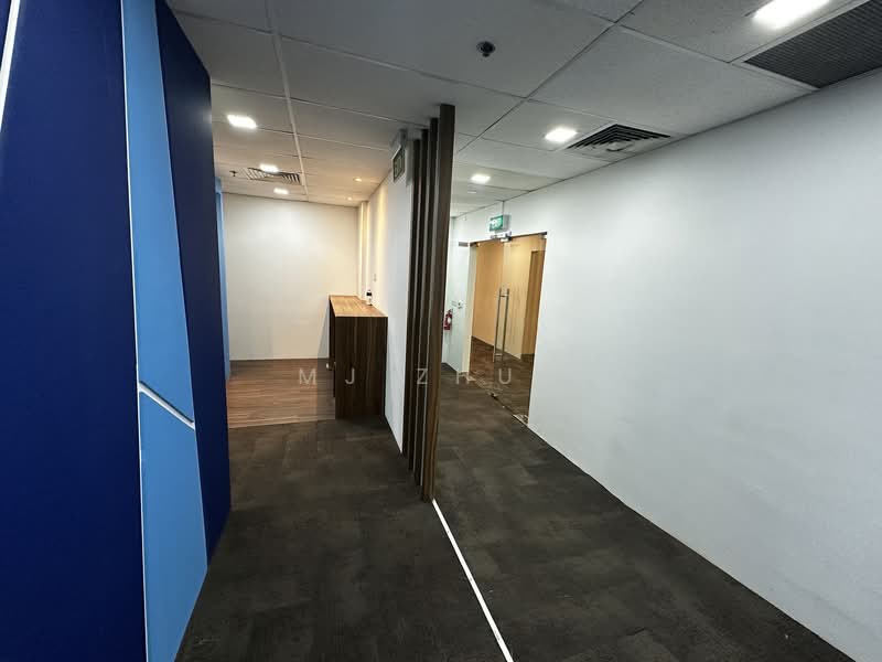 Fragrance Empire Building, 456 Alexandra Road, 1,755 sqft, Office For Rent, by MJ Zhuo, 500089803 - Corridor - CommercialGuru.com.sg