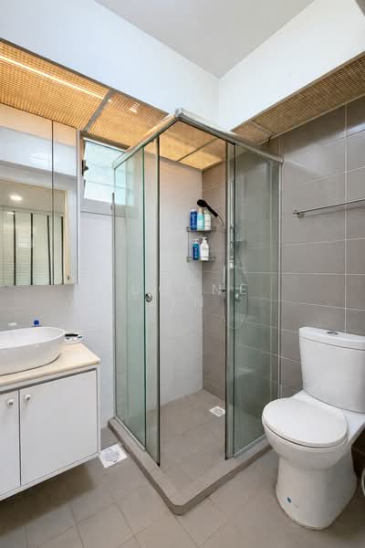 130B Lorong 1 Toa Payoh HDB Flat For Sale at S$ 1,150,000 | PropertyGuru Singapore - Bathroom
