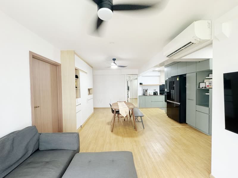 415B Northshore Drive HDB Flat For Sale at S$ 650,000 | PropertyGuru Singapore - Living Room