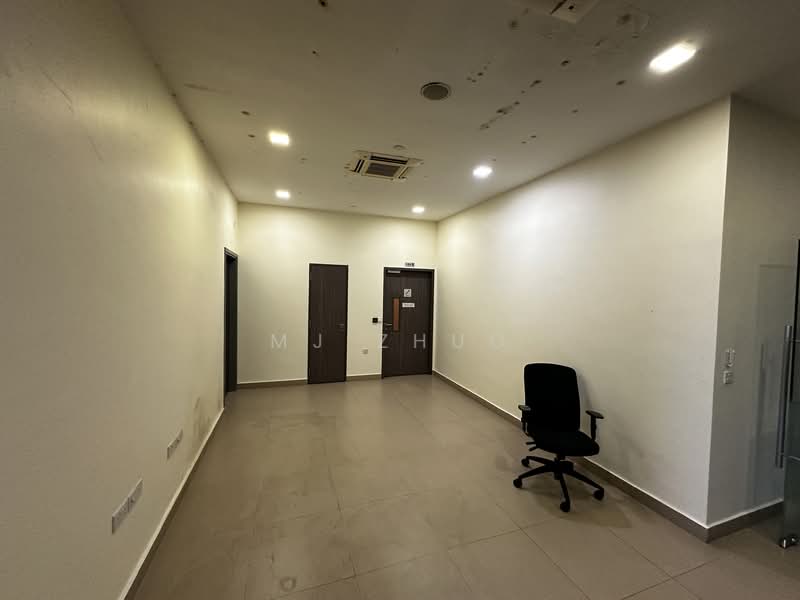 Fragrance Empire Building, 456 Alexandra Road, 10,366 sqft, Office For Rent, by MJ Zhuo, 500089818 - Interior - CommercialGuru.com.sg