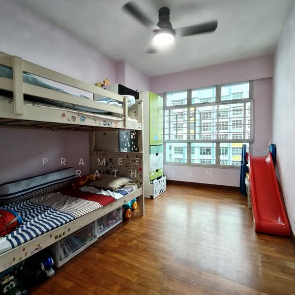886C Woodlands Drive 50 HDB Flat For Sale at S$ 680,000 | PropertyGuru Singapore - Bedroom