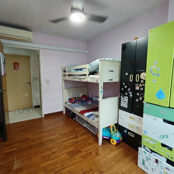 886C Woodlands Drive 50 HDB Flat For Sale at S$ 680,000 | PropertyGuru Singapore - Bedroom
