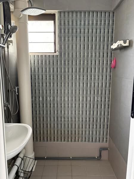 463 Crawford Lane, 463 Crawford Lane, 2 Bedrooms, 700 sqft, HDB Flat For Rent, by James Tan, 500089838 - Bathroom - PropertyGuru.com.sg