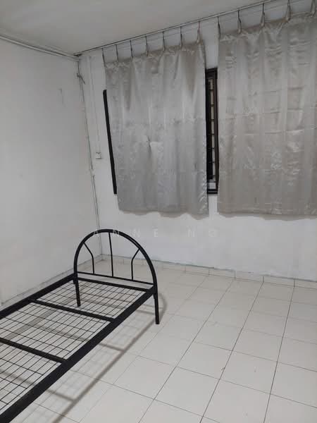 976 Jurong West Street 93 HDB Flat For Sale at S$ 620,000 | PropertyGuru Singapore - Bedroom