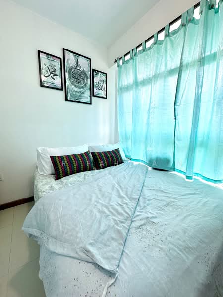 421B Northshore Drive HDB Flat For Sale at S$ 350,000 | PropertyGuru Singapore - Bedroom