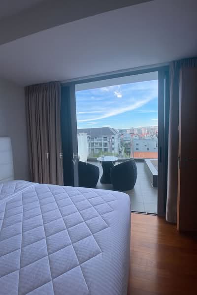 Space @ Kovan Apartment For Sale at S$ 1,700,000 | PropertyGuru Singapore - Bedroom