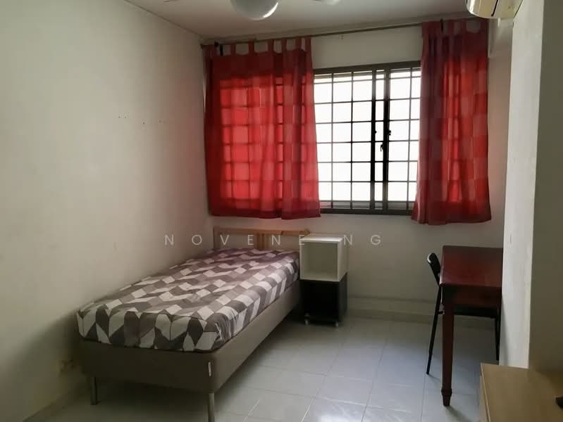 271 Bishan Street 24 HDB Flat For Sale at S$ 850,000 | PropertyGuru Singapore - Bedroom